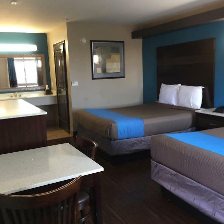Crystal Palace Inn Maywood Extérieur photo